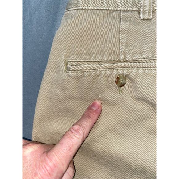 Ralph Lauren Polo Vintage Pleated Cotton Twill Tyler Chino Shorts. Beige, 32. - Picture 7 of 8